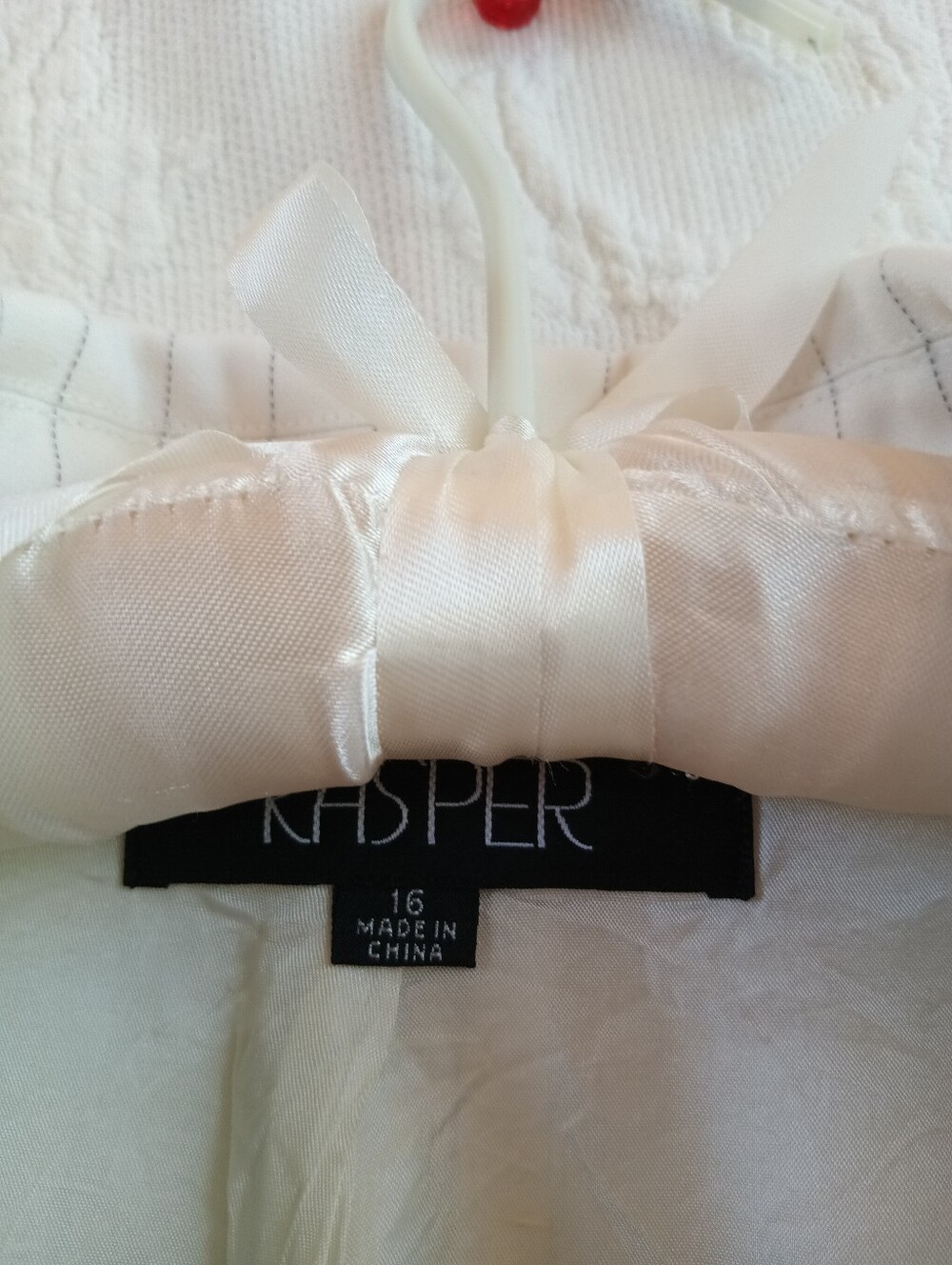Kasper White Pinstripe Blazer with Dark Buttons Femme Summer Business Work Wear - Picture 8 of 15